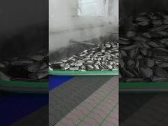 خط إنتاج آلي للأسماك المعلبة 4000CPH 8000 CPH 12000CPH للسردين